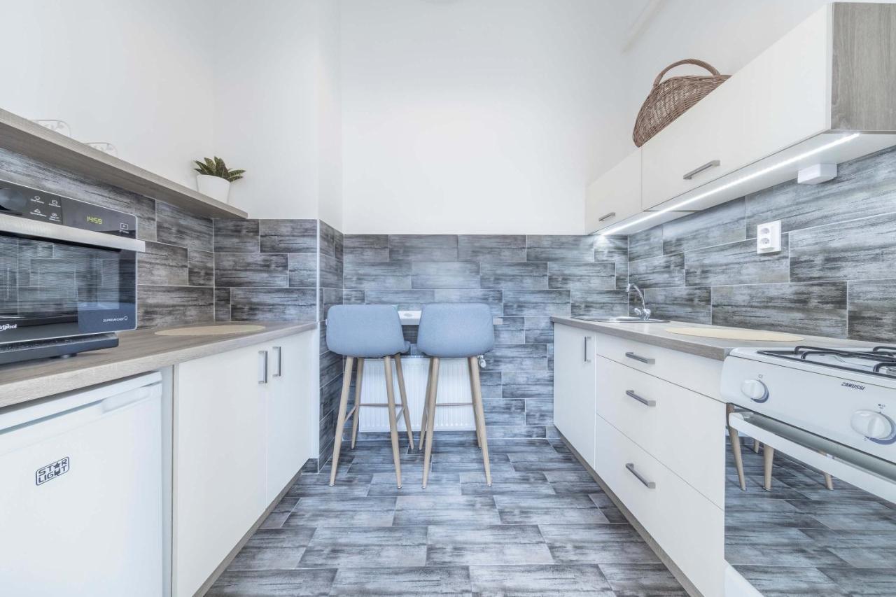 Souper Downtown-kiraly Street Apartament