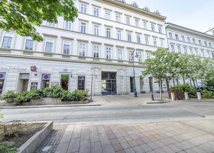 Souper Apartments Downtown-Kiraly Street